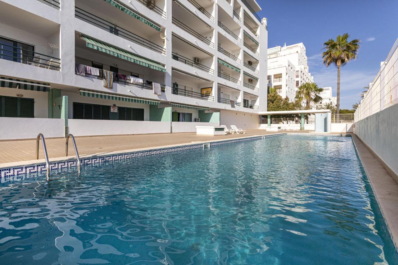 Miral 2 - Beach Front Apartment With Pool Quarteira Exterior photo